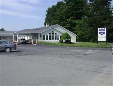Knights Inn Hadley Екстериор снимка