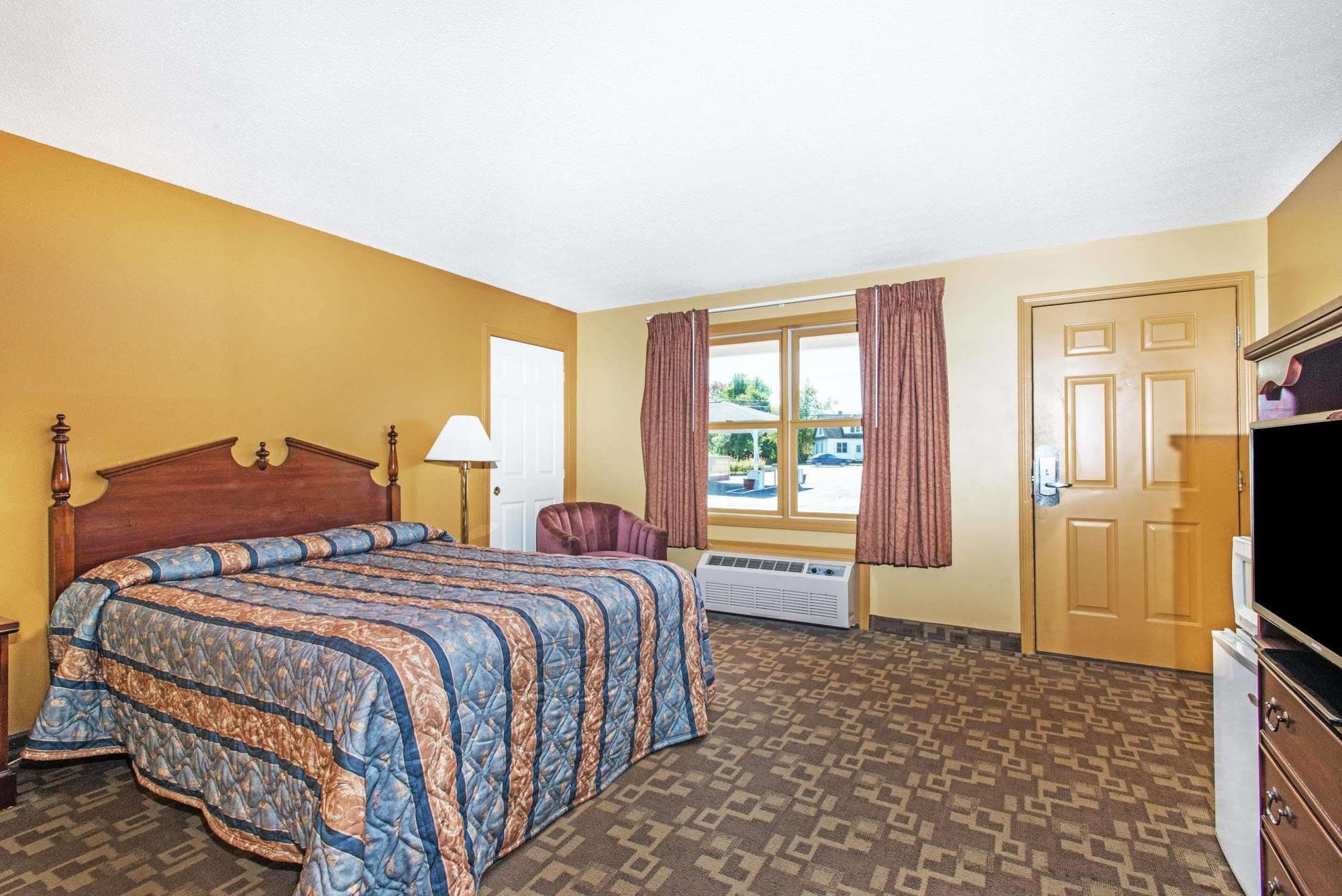 Knights Inn Hadley Екстериор снимка